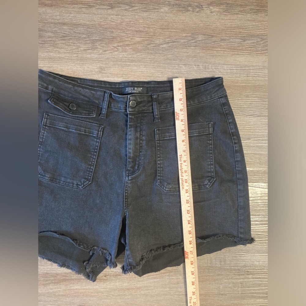 Judy Blue Shorts 3X Faded Black Fray Hem High Rise Cut-Off - Picture 10 of 12